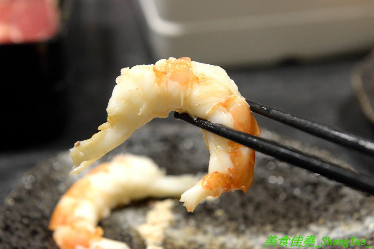 [台中龍井]膳膳火鍋 -梧棲57夯肉新品牌,平價火鍋吃到飽,六種肉品加自助吧無限供應只要399元且不收服務費,環境寬敞舒適,營業時間到凌晨1點,宵夜也能來吃吃到飽。(已歇業)