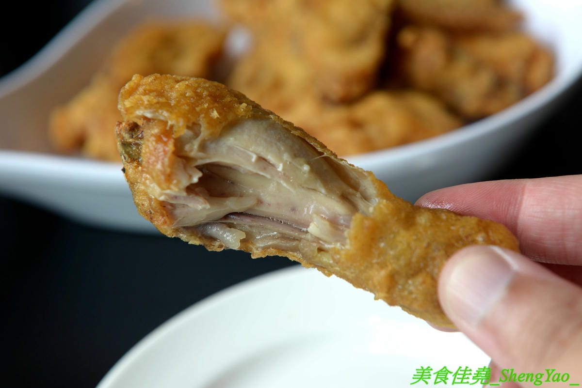 [台中西區]起家雞 台中勤美店 – 韓國超過30年歷史老牌炸雞店, 全台首創使用氣冷生產技術的履歷雞,7種口味各有特色,炸雞口感特殊,外皮酥沙,肉嫩多汁,好吃不容易膩,用餐環境寬敞舒適好拍照。(