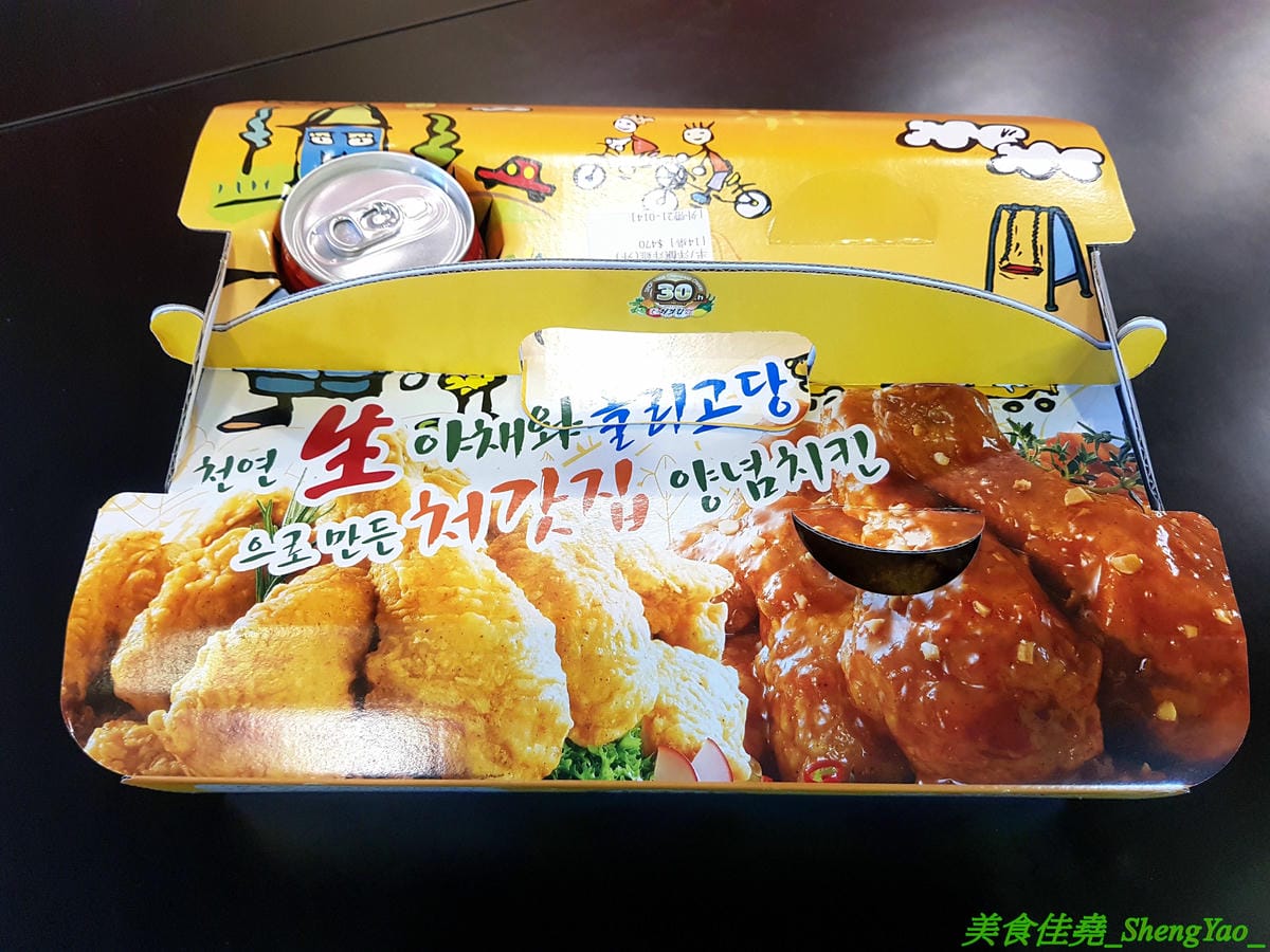 [台中西區]起家雞 台中勤美店 – 韓國超過30年歷史老牌炸雞店, 全台首創使用氣冷生產技術的履歷雞,7種口味各有特色,炸雞口感特殊,外皮酥沙,肉嫩多汁,好吃不容易膩,用餐環境寬敞舒適好拍照。(