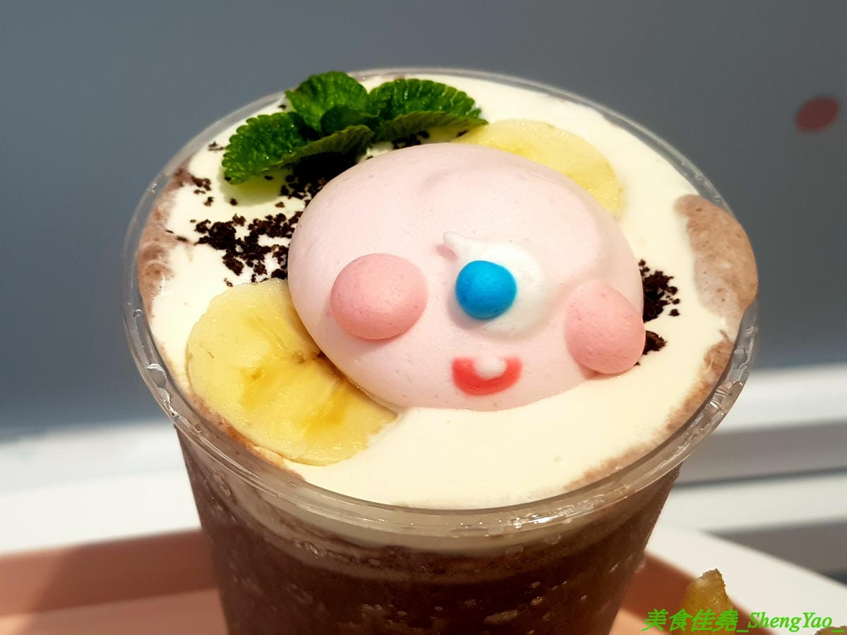 [台中北區]ㄇㄇ茶 MUR MUR CHA – 台中新開的創意茶飲咖啡店,粉色系少女心裝潢風格,還有可愛的小ㄇ精靈,餐點主打ㄈㄈ包,刈包內夾了台式炒麵、炸湯圓、珍珠冰淇淋,好特別又好好吃,價位不貴,停車