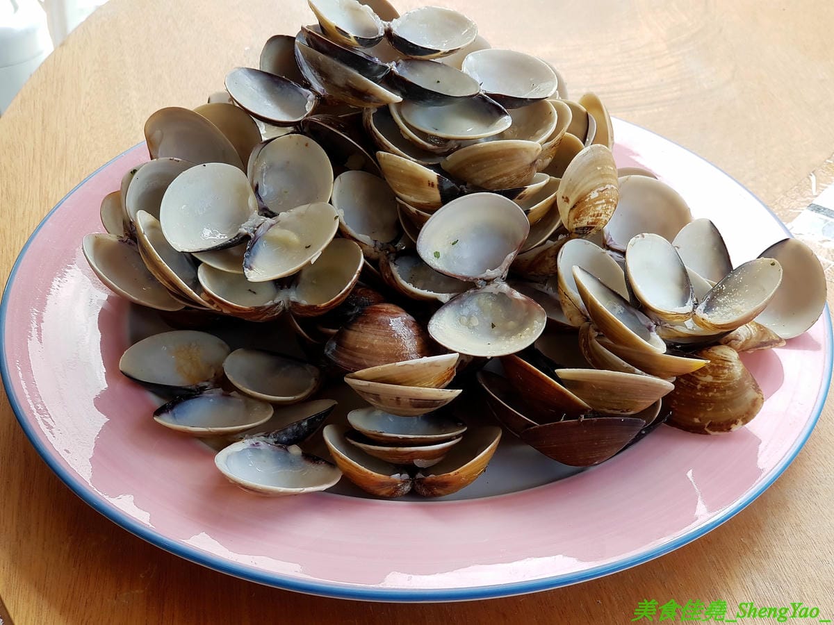 [台中沙鹿]再次見麵 2019新菜單 – 史上最狂超霸氣蛤蠣義大利麵,蛤蠣數量超過100顆,讓你痛風痛好痛滿,另外還有肉多多焗烤飯,正常份量1.5倍,外加豬排和雞腿排雙肉肉,肉多飯多吃到撐。(已歇業)