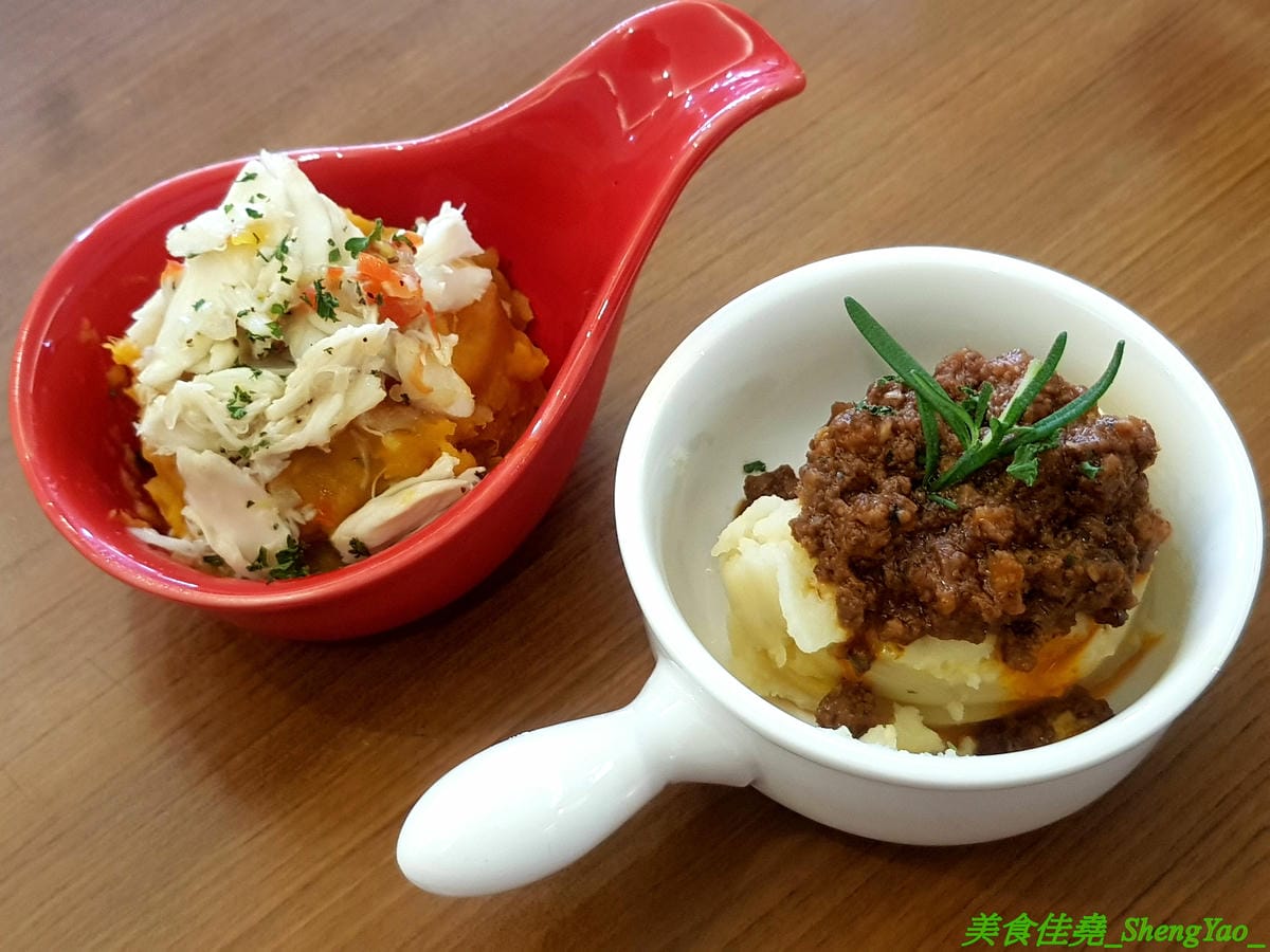 [台中西區]米咖薩Micasa – 台中新開的異國料理餐廳,少見特色風味料理,大推”熱炒脆皮豬頰肉”,菲律賓國民美食,酥脆涮嘴好好吃,漂亮的白色玻璃屋外觀,”被偷走的那五年”電影拍攝場景之一。(已歇