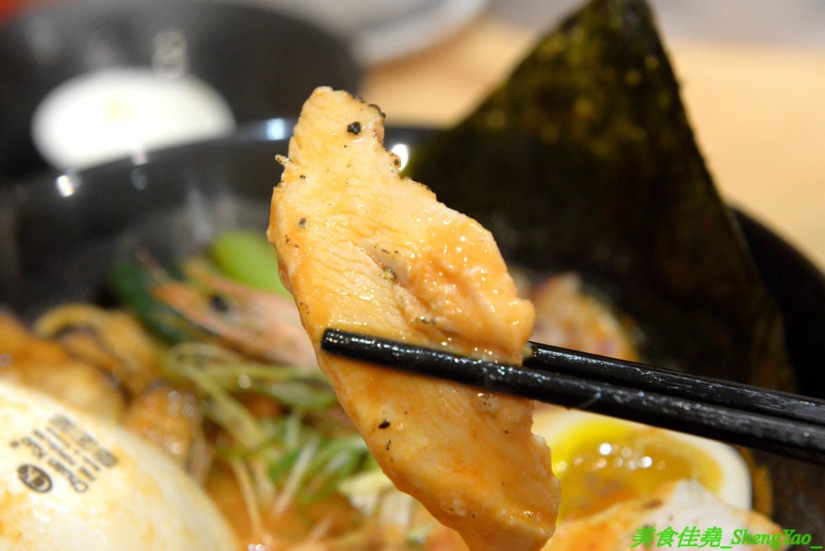 [台中西區]蝦蝦拉麵 元氣屋 2019新店面 – 來自日本秋田的連鎖拉麵在台中重新營業了,老闆夫妻都是日本人,自家製麵,湯頭有特色,滿滿蝦子精華味道超濃超蝦,不能吃蝦的也有雞湯醬油拉麵,一樣好