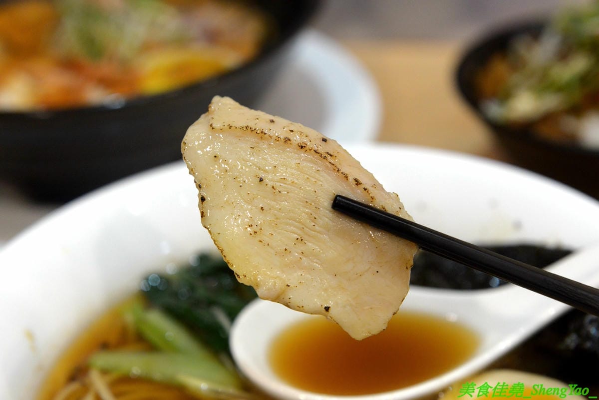 [台中西區]蝦蝦拉麵 元氣屋 2019新店面 – 來自日本秋田的連鎖拉麵在台中重新營業了,老闆夫妻都是日本人,自家製麵,湯頭有特色,滿滿蝦子精華味道超濃超蝦,不能吃蝦的也有雞湯醬油拉麵,一樣好
