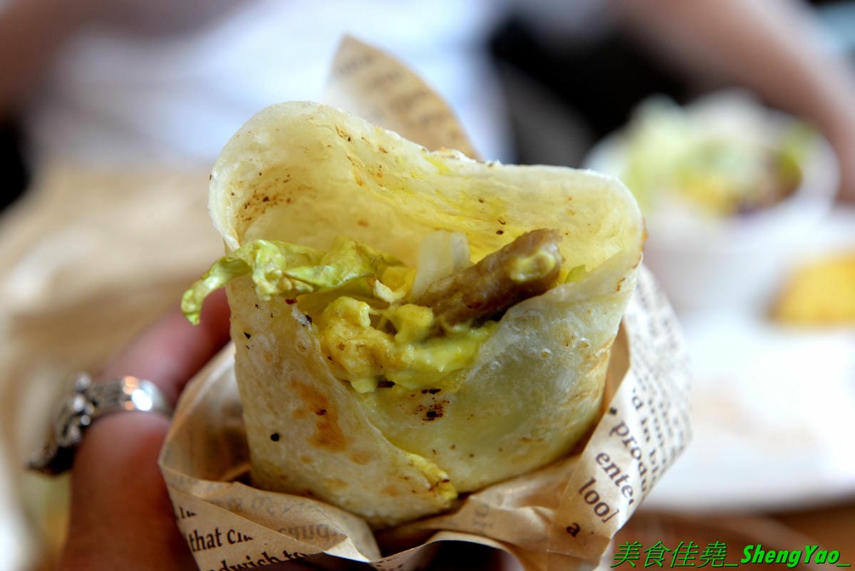 [台中清水]幸福早餐坊 清水店 – 梧棲超人氣早餐店清水分店,店內裝潢設計用心,還有白色木馬網美拍照區,吃早餐也可以當作是聚餐,餐點種類超過100樣,還有套餐和超值特餐,選擇性很豐富,天天吃