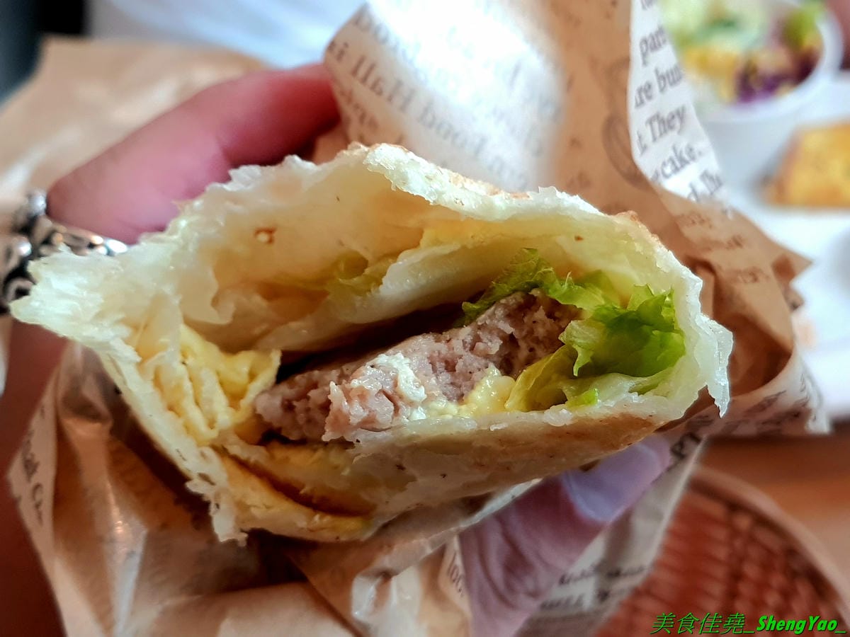 [台中清水]幸福早餐坊 清水店 – 梧棲超人氣早餐店清水分店,店內裝潢設計用心,還有白色木馬網美拍照區,吃早餐也可以當作是聚餐,餐點種類超過100樣,還有套餐和超值特餐,選擇性很豐富,天天吃