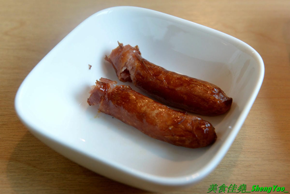 [台中清水]幸福早餐坊 清水店 – 梧棲超人氣早餐店清水分店,店內裝潢設計用心,還有白色木馬網美拍照區,吃早餐也可以當作是聚餐,餐點種類超過100樣,還有套餐和超值特餐,選擇性很豐富,天天吃