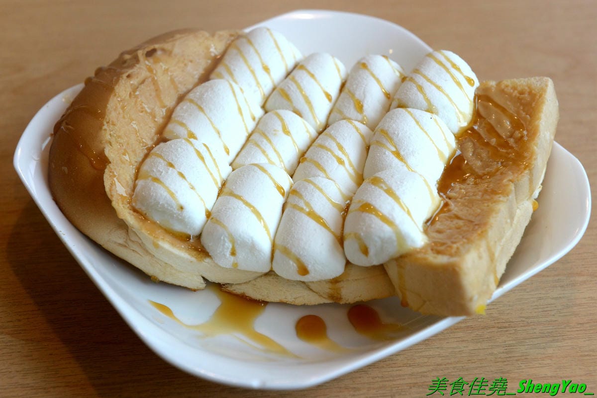 [台中清水]幸福早餐坊 清水店 – 梧棲超人氣早餐店清水分店,店內裝潢設計用心,還有白色木馬網美拍照區,吃早餐也可以當作是聚餐,餐點種類超過100樣,還有套餐和超值特餐,選擇性很豐富,天天吃