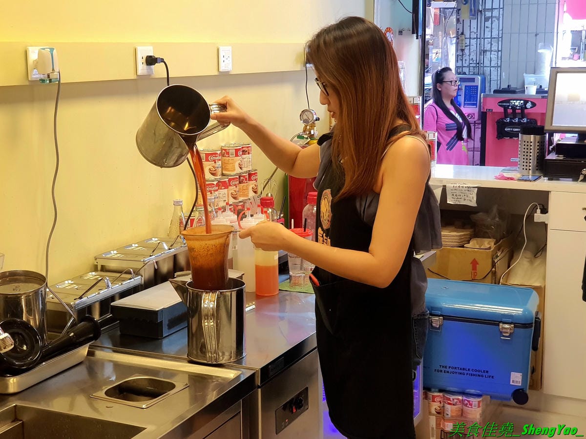 [基隆仁愛]泰吉泉 泰茶專賣店 – 基隆少見的泰式茶飲專賣店,不只有泰式奶茶,還有泰式口味霜淇淋和道地泰國甜點,漂亮老闆娘是泰國人,茶葉原料也是來自泰國,店內有提供冷氣用餐區。