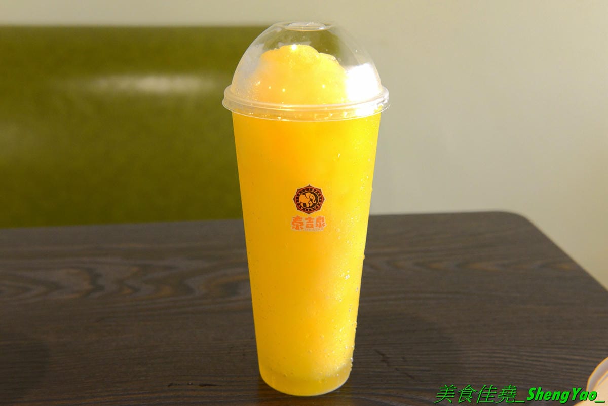 [基隆仁愛]泰吉泉 泰茶專賣店 – 基隆少見的泰式茶飲專賣店,不只有泰式奶茶,還有泰式口味霜淇淋和道地泰國甜點,漂亮老闆娘是泰國人,茶葉原料也是來自泰國,店內有提供冷氣用餐區。