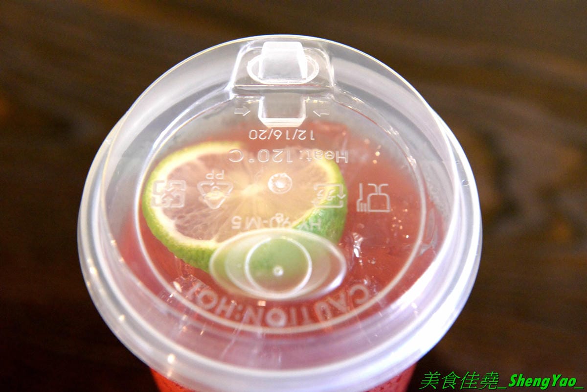 [基隆仁愛]泰吉泉 泰茶專賣店 – 基隆少見的泰式茶飲專賣店,不只有泰式奶茶,還有泰式口味霜淇淋和道地泰國甜點,漂亮老闆娘是泰國人,茶葉原料也是來自泰國,店內有提供冷氣用餐區。