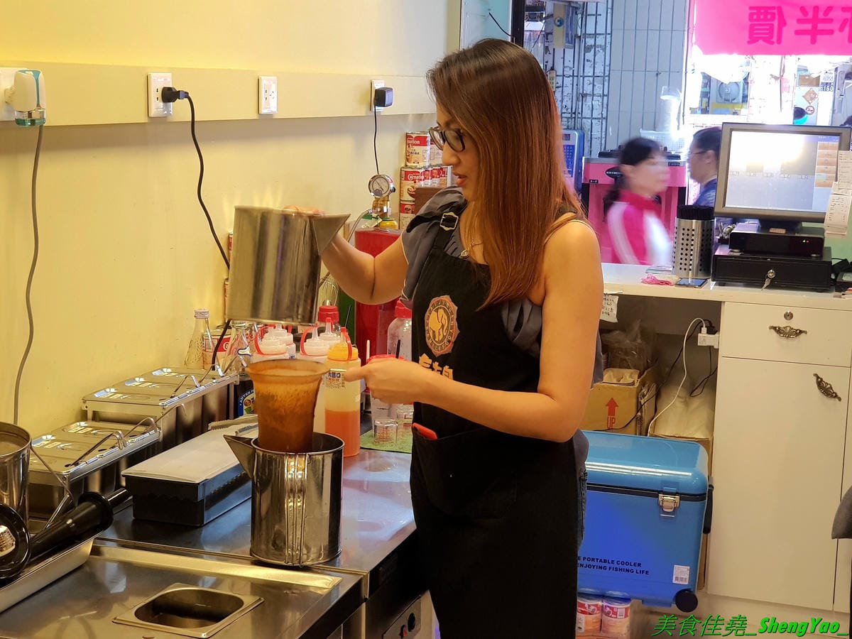 [基隆仁愛]泰吉泉 泰茶專賣店 – 基隆少見的泰式茶飲專賣店,不只有泰式奶茶,還有泰式口味霜淇淋和道地泰國甜點,漂亮老闆娘是泰國人,茶葉原料也是來自泰國,店內有提供冷氣用餐區。