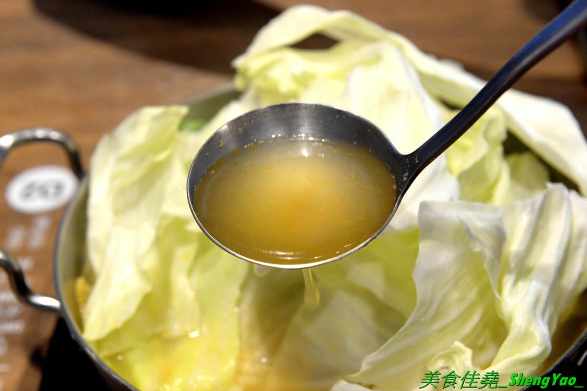[台中沙鹿]尚石苑 石頭火鍋 2019 – 台中海線燒酒雞鍋霸主,鍋物種類豐富,肉品食材新鮮,新推出香菇瓜仔烏骨雞鍋,多層次風味湯頭,越煮越香越夠味。消費滿額還能玩轉珠,全都有獎最大獎是龍蝦一
