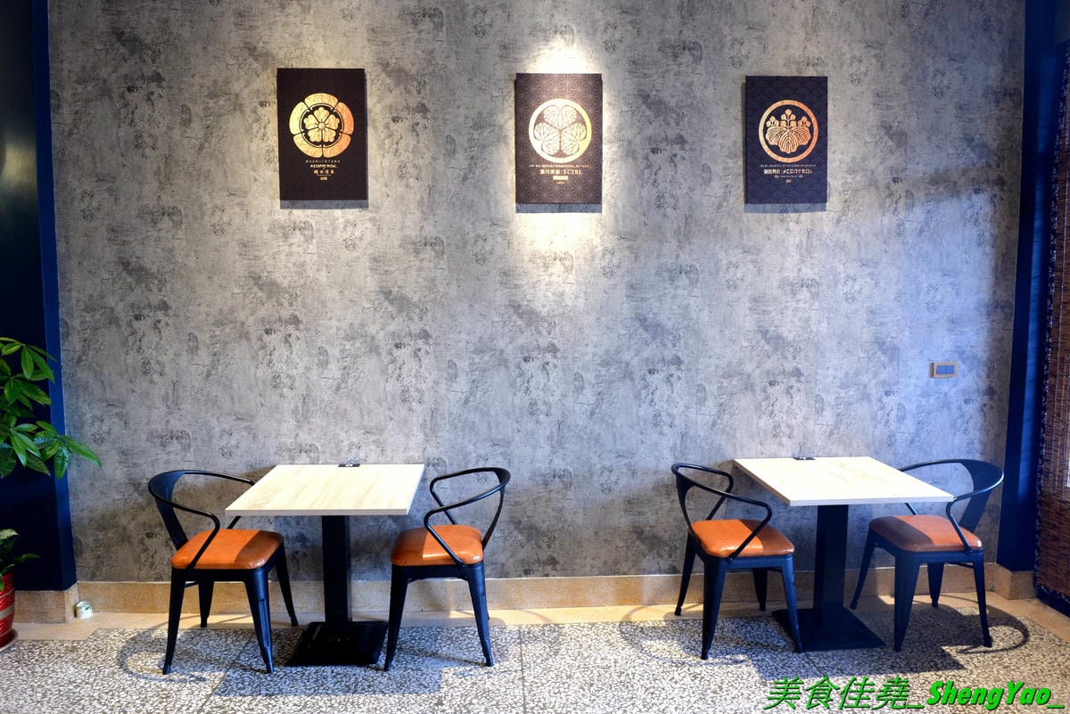 [台中南區]一丸老麵 – 台中將近15年歷史老牌拉麵總店改名,雖然是台式口味但是湯頭好喝夠味有水準,整碗拉麵滿滿豐富配料,份量充足價格不貴,老闆娘超級漂亮,聲音甜美態度親切。