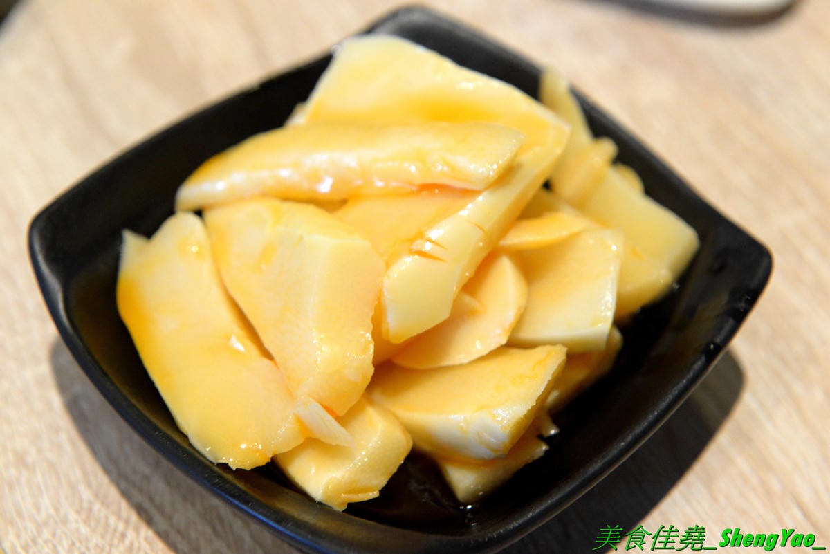 [台中南區]一丸老麵 – 台中將近15年歷史老牌拉麵總店改名,雖然是台式口味但是湯頭好喝夠味有水準,整碗拉麵滿滿豐富配料,份量充足價格不貴,老闆娘超級漂亮,聲音甜美態度親切。