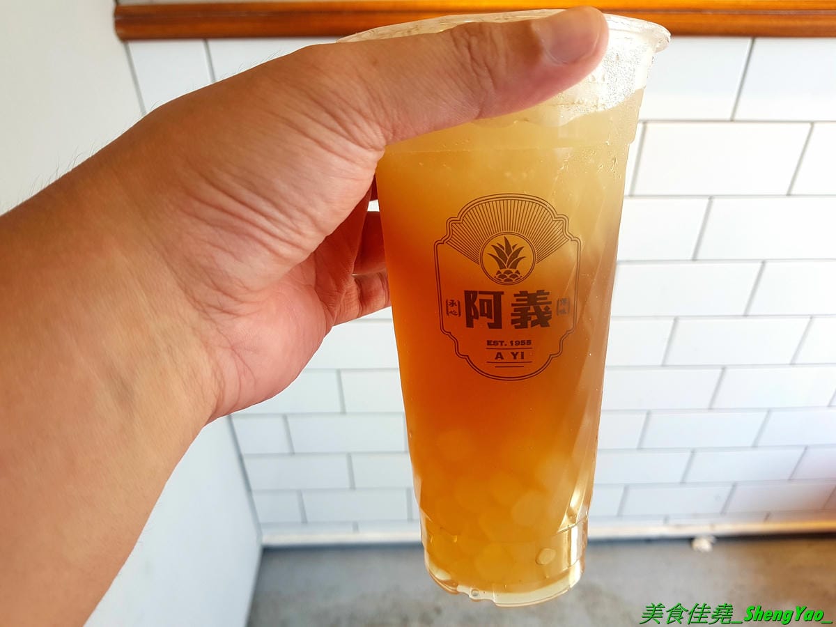 [台中沙鹿]1955阿義鳳梨冰 – 沙鹿在地美食,顏清標和王金平都喝過的好喝鳳梨冰,也有鳳梨相關飲品和特色茶飲,店家自行研發十多種口味珍珠,搭配飲品超美超好拍。