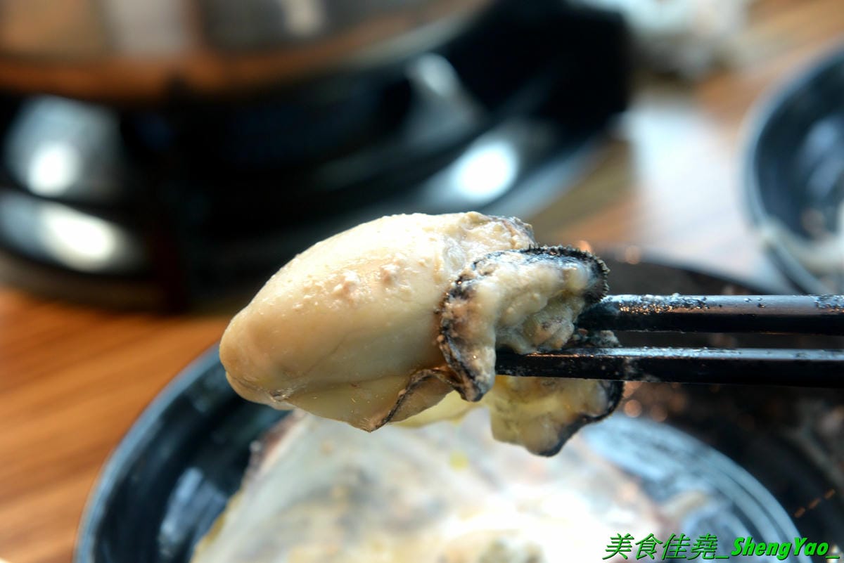 [台中龍井]旭川鱻鍋物 – 台中海線首家活體海鮮蒸氣火鍋,一個人也能吃的蒸氣鍋,特色湯頭均不加價,超多種現撈活體海鮮,平價消費不收服務費,7月底以前用餐打卡分享就免費續肉盤,雙人套餐可續