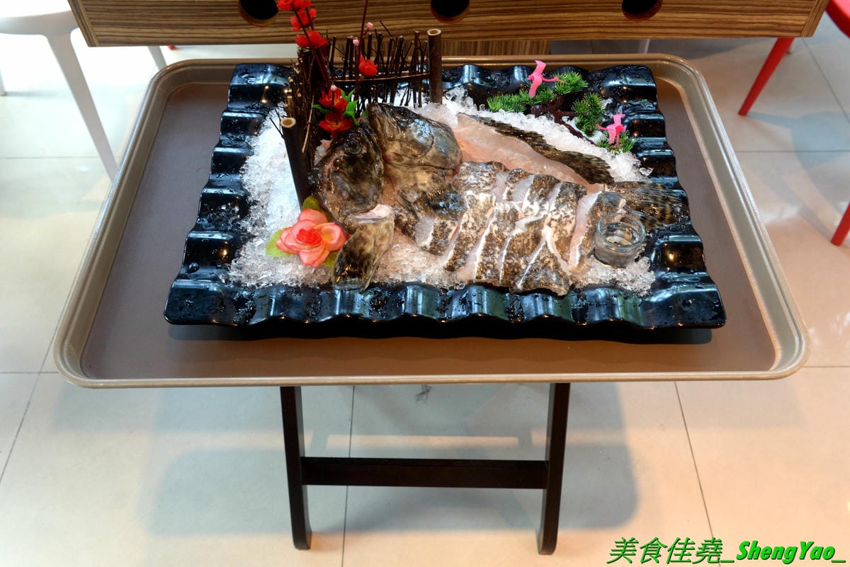 [台中龍井]旭川鱻鍋物 – 台中海線首家活體海鮮蒸氣火鍋,一個人也能吃的蒸氣鍋,特色湯頭均不加價,超多種現撈活體海鮮,平價消費不收服務費,7月底以前用餐打卡分享就免費續肉盤,雙人套餐可續