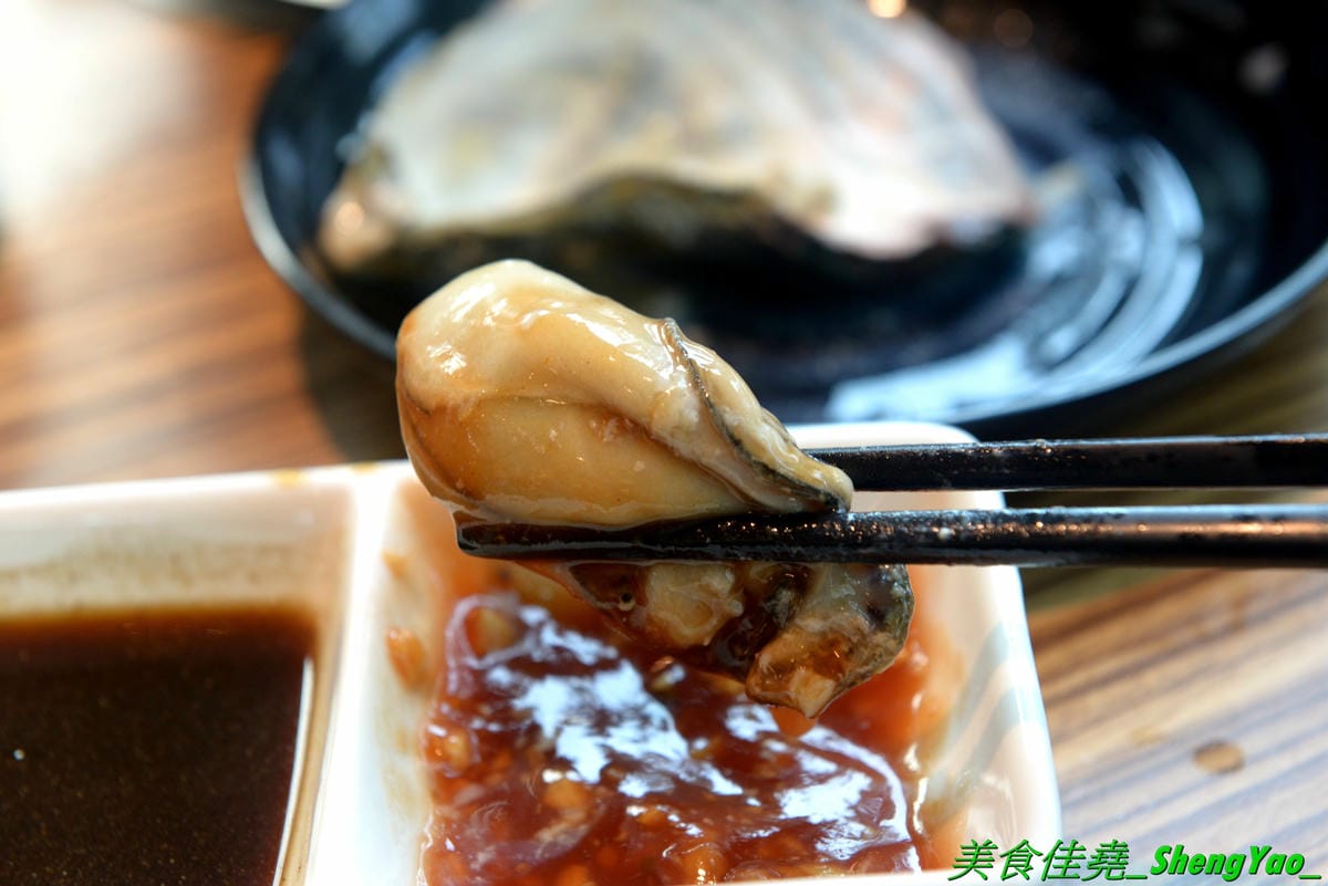 [台中龍井]旭川鱻鍋物 – 台中海線首家活體海鮮蒸氣火鍋,一個人也能吃的蒸氣鍋,特色湯頭均不加價,超多種現撈活體海鮮,平價消費不收服務費,7月底以前用餐打卡分享就免費續肉盤,雙人套餐可續