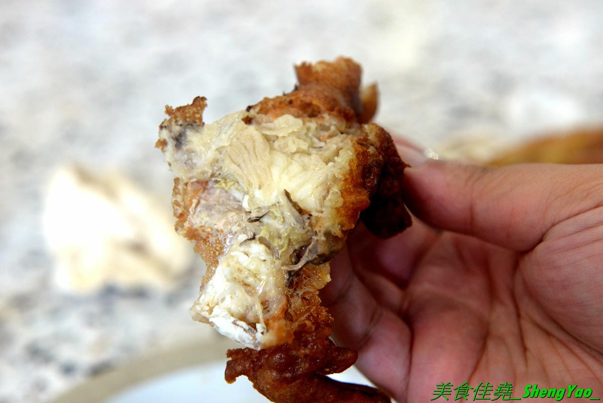 [台中西屯]AULON Concept 澳倫概念 – “憲賣咖啡”新品牌早午餐咖啡店,結合澳洲和倫敦不同的風格氛圍與餐飲,環境舒適好拍,澳式餐點很有創意,酥炸軟殼蟹必點,7/31前全面79折優惠。(已歇業)