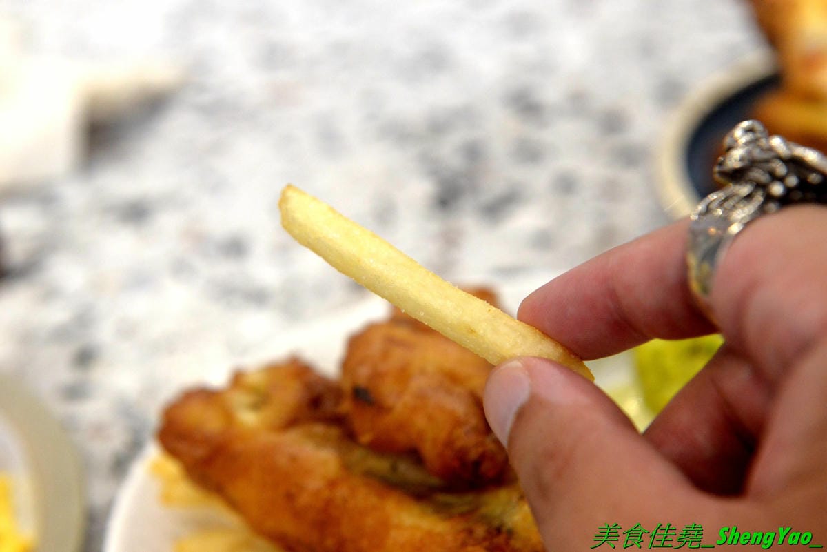[台中西屯]AULON Concept 澳倫概念 – “憲賣咖啡”新品牌早午餐咖啡店,結合澳洲和倫敦不同的風格氛圍與餐飲,環境舒適好拍,澳式餐點很有創意,酥炸軟殼蟹必點,7/31前全面79折優惠。(已歇業)
