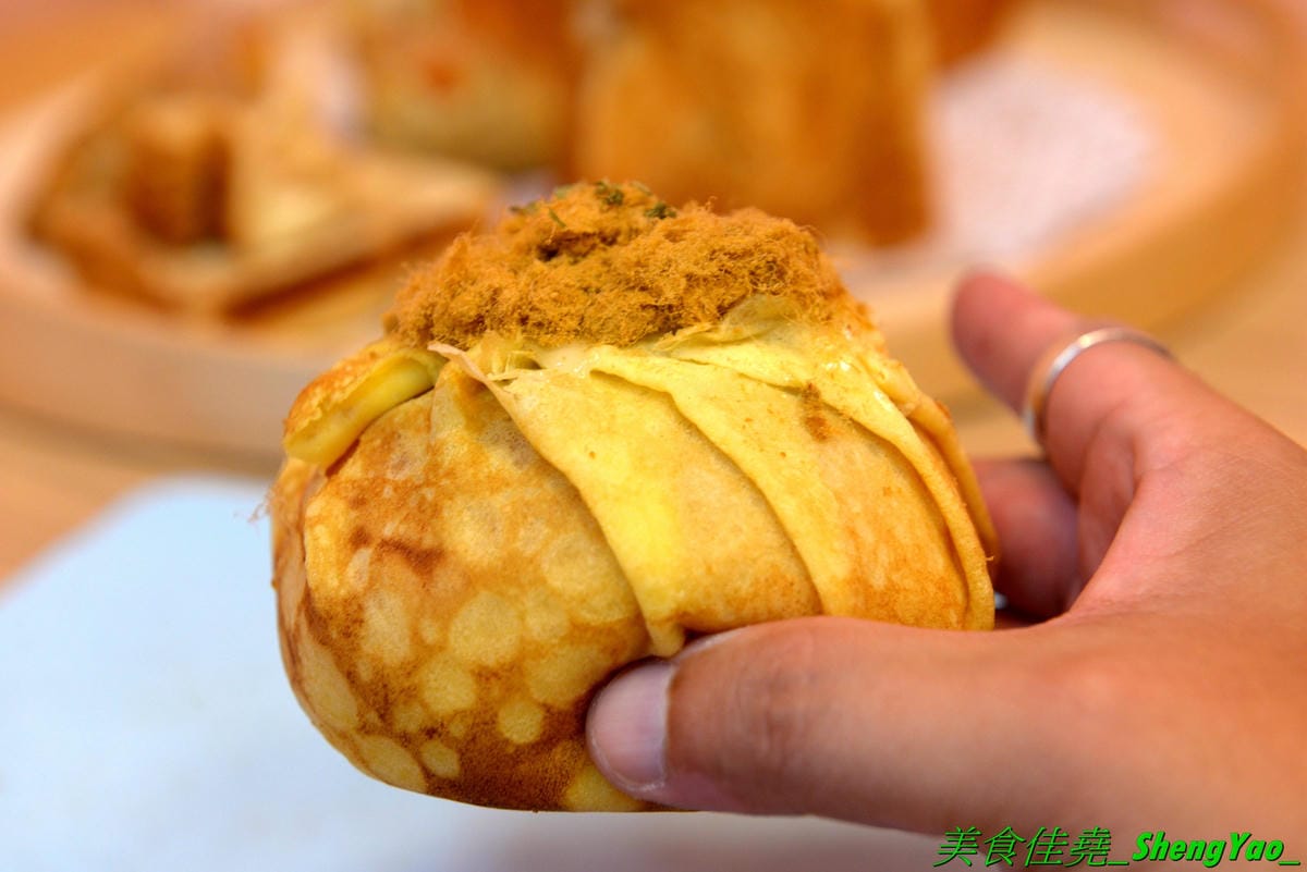 [台中沙鹿]卡布里朵 手作烘焙坊 – 沙鹿3月多開幕的烘焙麵包店,老闆是從大甲裕珍馨出來的,烘焙資歷15年,曾赴日研習還參加過麵包大賽,店家主打歐式麵包,另外也有賣台式麵包和蛋糕小甜點,麵包