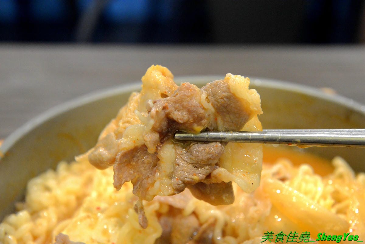 [台中清水]瑪西所 清水店 – 清水市區也吃得到平價韓式料理了,口味不俗,加麵加飯免費,內用還有冷飲、冰沙、冰淇淋無限享用,可爾必思蔬果口味超好喝啊附近就是時代影城,看電影前吃飯地方又