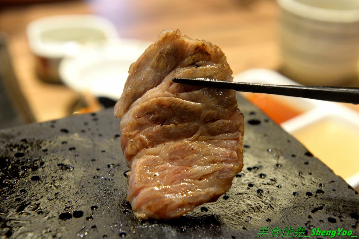 [台中梧棲]麻布十番祭亭 2019新菜單 – 台中海線和牛餐廳推薦,東京人氣燒肉店海外唯一分店,三井OUTLET特色美食,主打頂級A5黑毛和牛,價位不便宜但是好吃,大推新菜單的麻布綜合拼盤,可以一次吃到