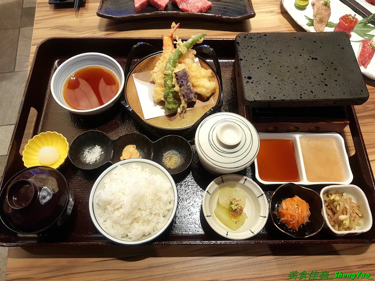 [台中梧棲]麻布十番祭亭 2019新菜單 – 台中海線和牛餐廳推薦,東京人氣燒肉店海外唯一分店,三井OUTLET特色美食,主打頂級A5黑毛和牛,價位不便宜但是好吃,大推新菜單的麻布綜合拼盤,可以一次吃到