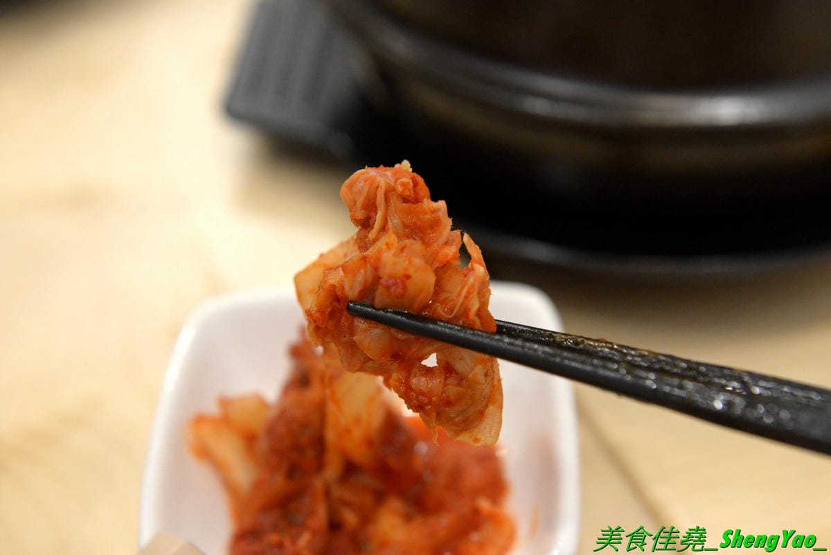 [台中西屯]艾來佳 韓式料理廚房 – 台中另類早午餐,一大早就能吃到韓國料理,老闆娘是韓國人,食材也是來自韓國,口味道地,銅板價位,餐點份量充足,大推韓式牛骨湯郭、韓式蔬菜拌飯,目前店家周