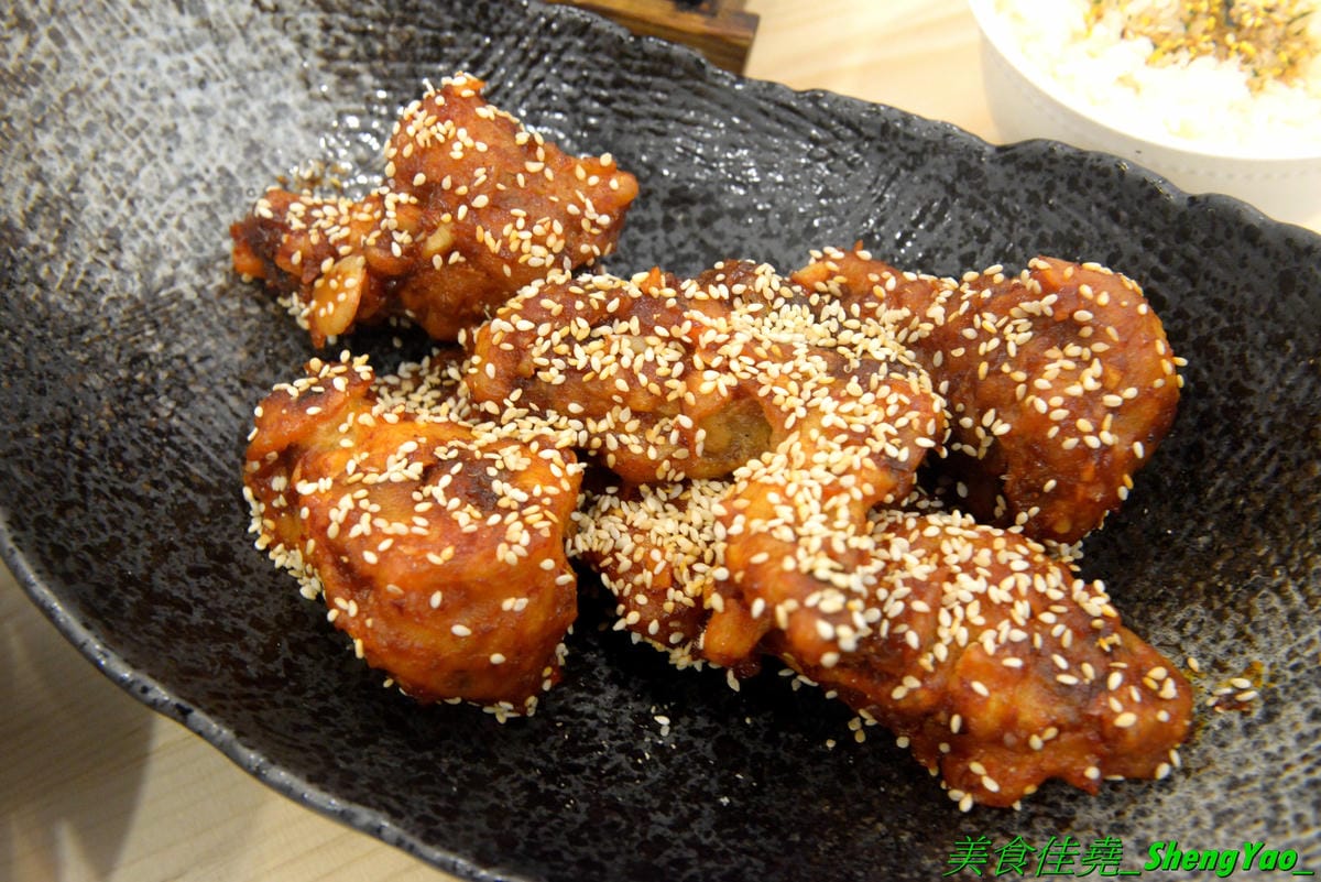 [台中西屯]艾來佳 韓式料理廚房 – 台中另類早午餐,一大早就能吃到韓國料理,老闆娘是韓國人,食材也是來自韓國,口味道地,銅板價位,餐點份量充足,大推韓式牛骨湯郭、韓式蔬菜拌飯,目前店家周