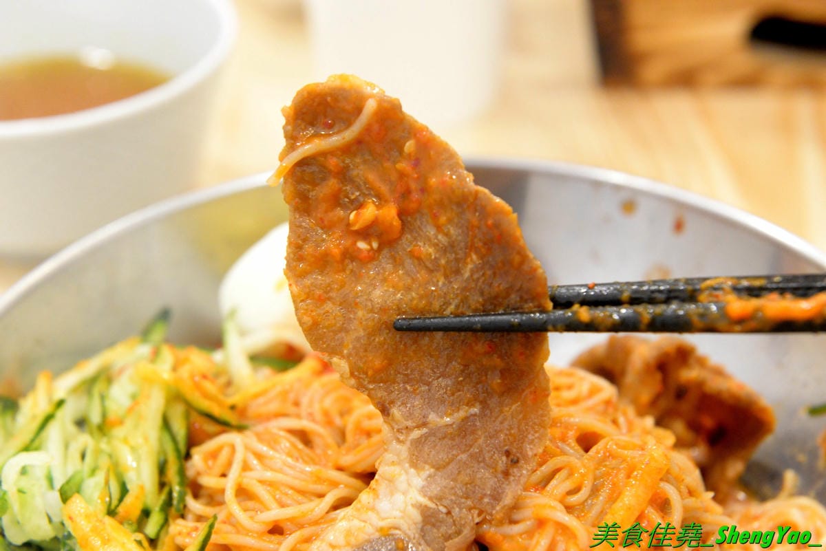 [台中西屯]艾來佳 韓式料理廚房 – 台中另類早午餐,一大早就能吃到韓國料理,老闆娘是韓國人,食材也是來自韓國,口味道地,銅板價位,餐點份量充足,大推韓式牛骨湯郭、韓式蔬菜拌飯,目前店家周