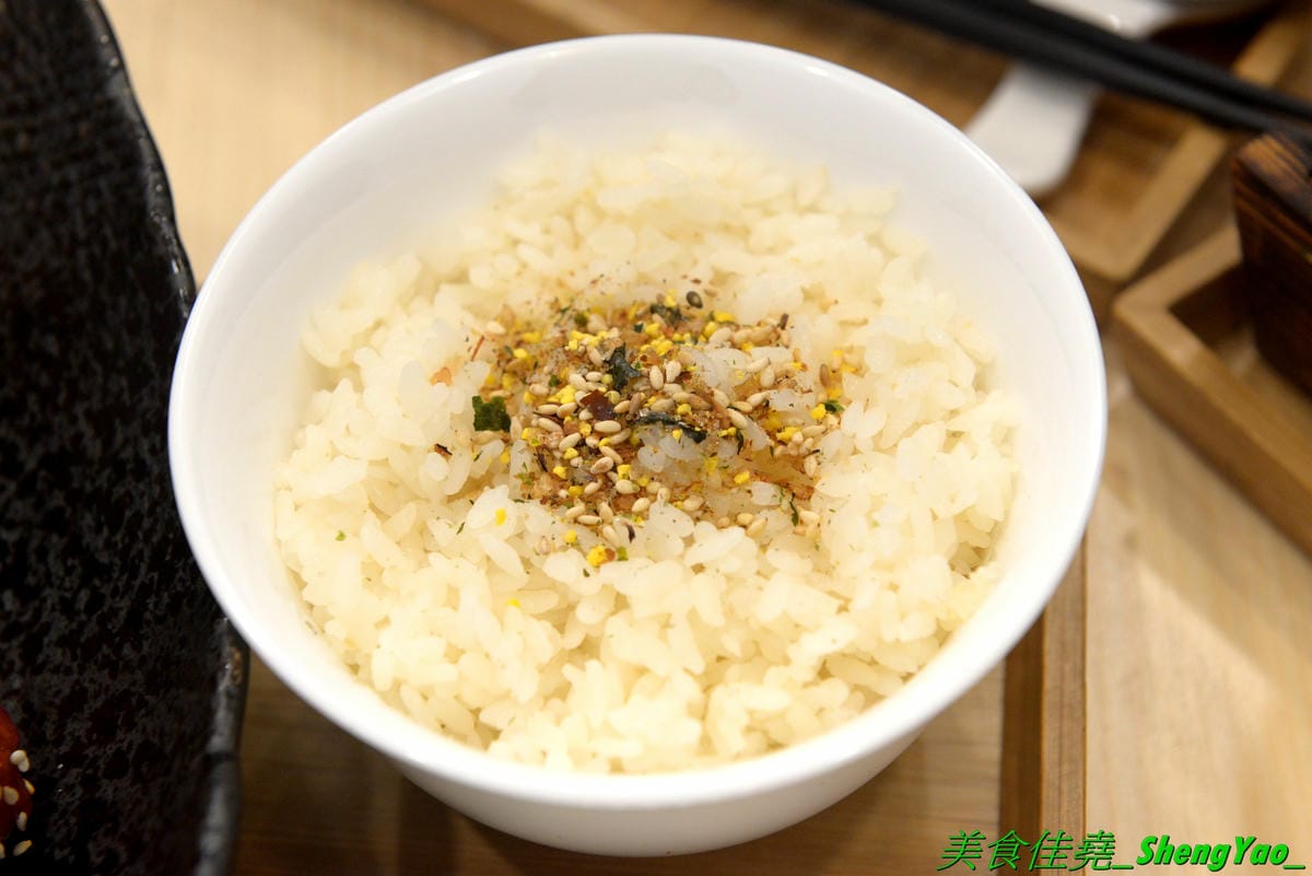 [台中西屯]艾來佳 韓式料理廚房 – 台中另類早午餐,一大早就能吃到韓國料理,老闆娘是韓國人,食材也是來自韓國,口味道地,銅板價位,餐點份量充足,大推韓式牛骨湯郭、韓式蔬菜拌飯,目前店家周