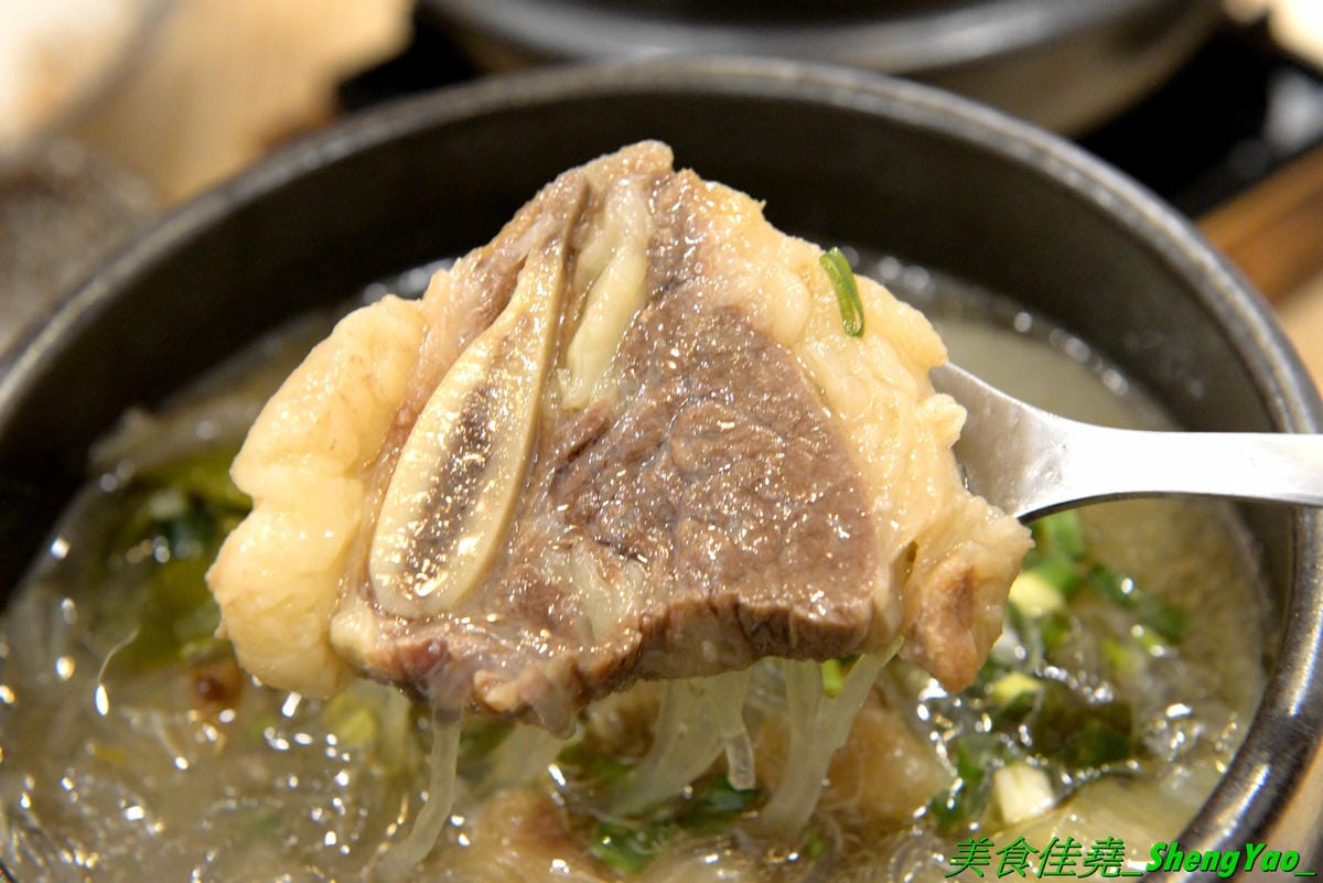 [台中西屯]艾來佳 韓式料理廚房 – 台中另類早午餐,一大早就能吃到韓國料理,老闆娘是韓國人,食材也是來自韓國,口味道地,銅板價位,餐點份量充足,大推韓式牛骨湯郭、韓式蔬菜拌飯,目前店家周