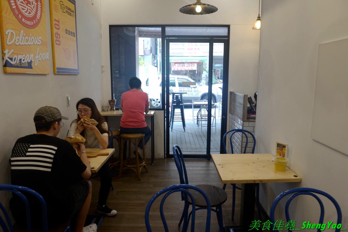 [台中西屯]艾來佳 韓式料理廚房 – 台中另類早午餐,一大早就能吃到韓國料理,老闆娘是韓國人,食材也是來自韓國,口味道地,銅板價位,餐點份量充足,大推韓式牛骨湯郭、韓式蔬菜拌飯,目前店家周