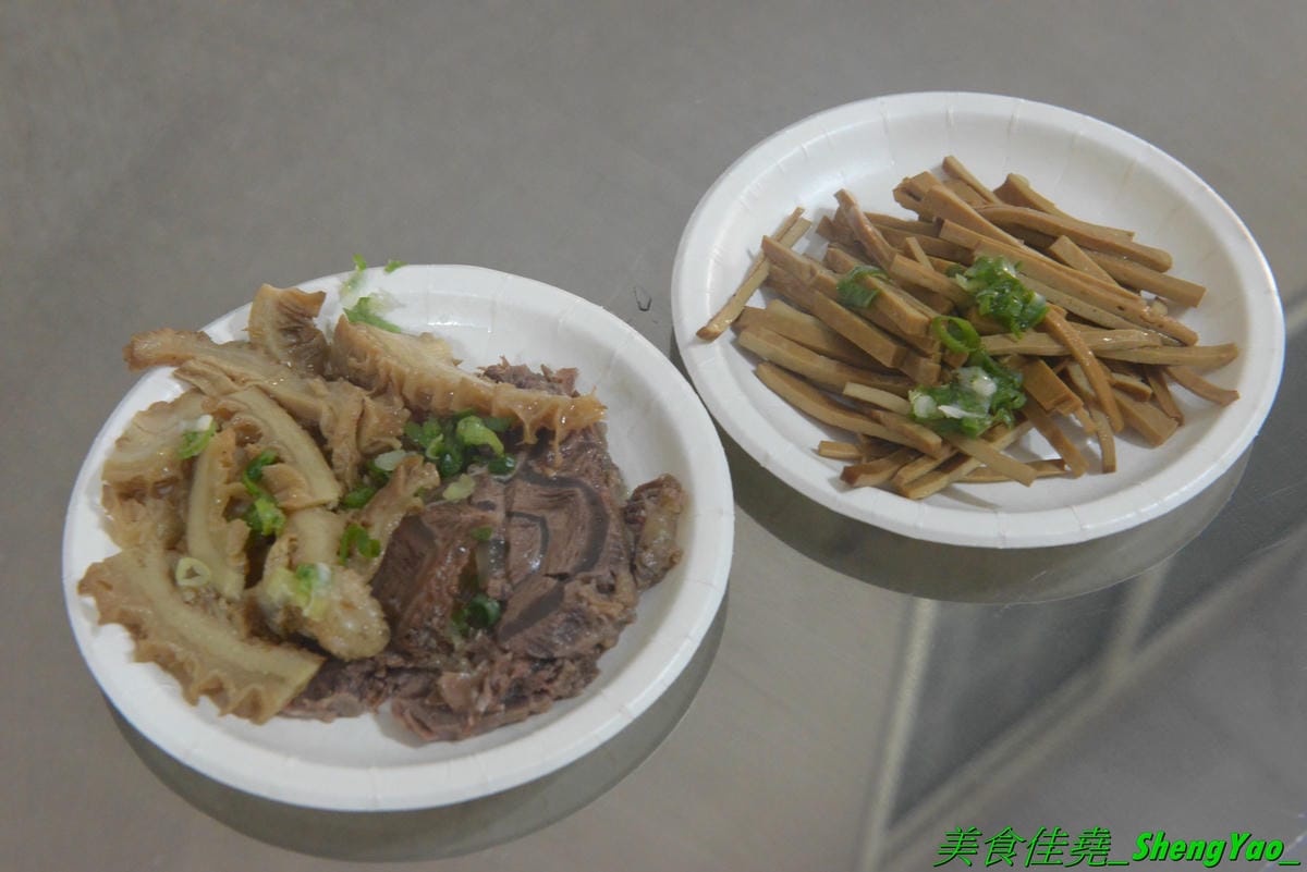 [台中清水]省清中福利社 – 50年前清水高中內福利社小吃傳承下來的好味道,無數清水學子們的回憶,餐點看似普通但挺好吃的且不添加味素,肉燥飯、切仔麵、貢丸湯都推,銅板價位超便宜,還有賣咖
