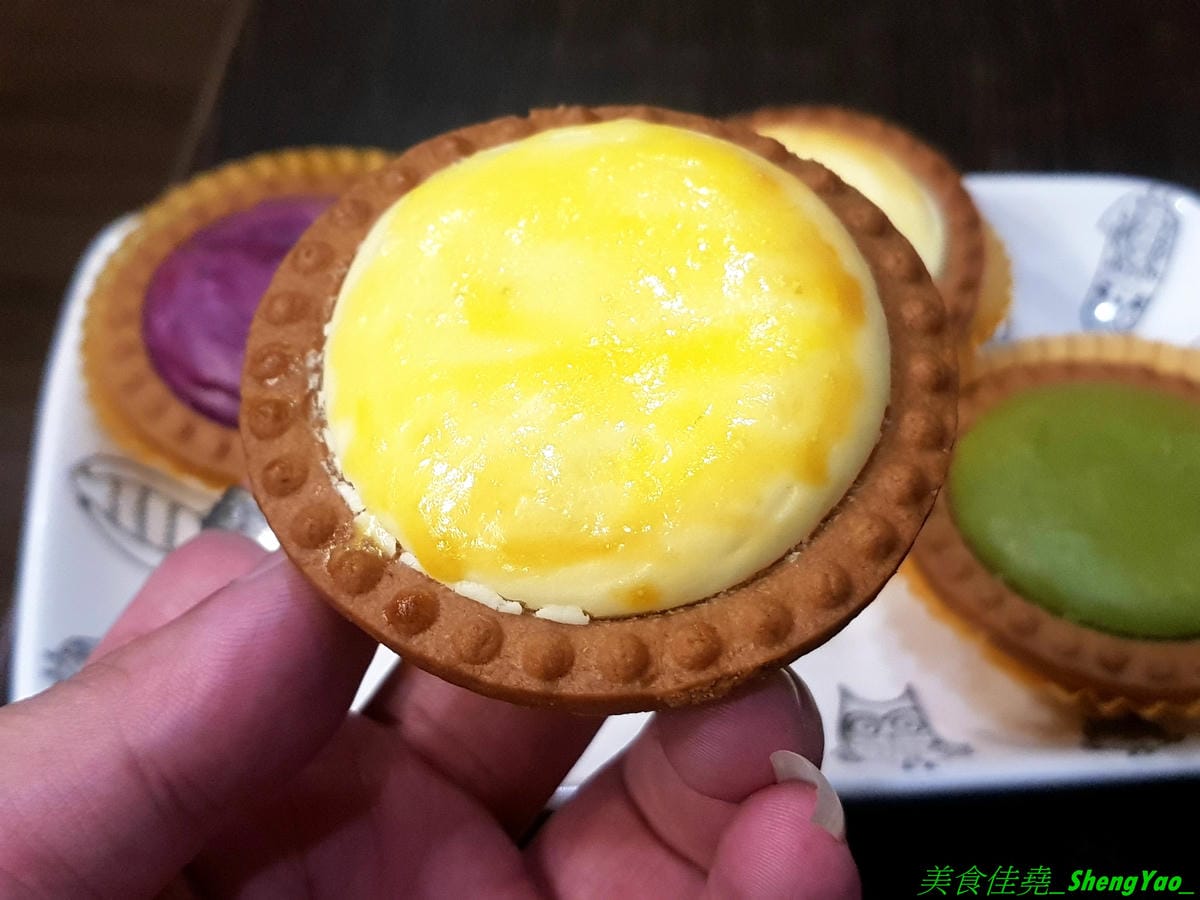 [台中龍井]MAGMA美格瑪半熟起司專賣 東海店 – 來自台南的知名甜點店,日本超夯熔岩起司塔在東海商圈也吃得到,另外店家還有賣王子神谷的舒芙蕾厚鬆餅,想吃他們家鬆餅不用特地到市區,東海商圈