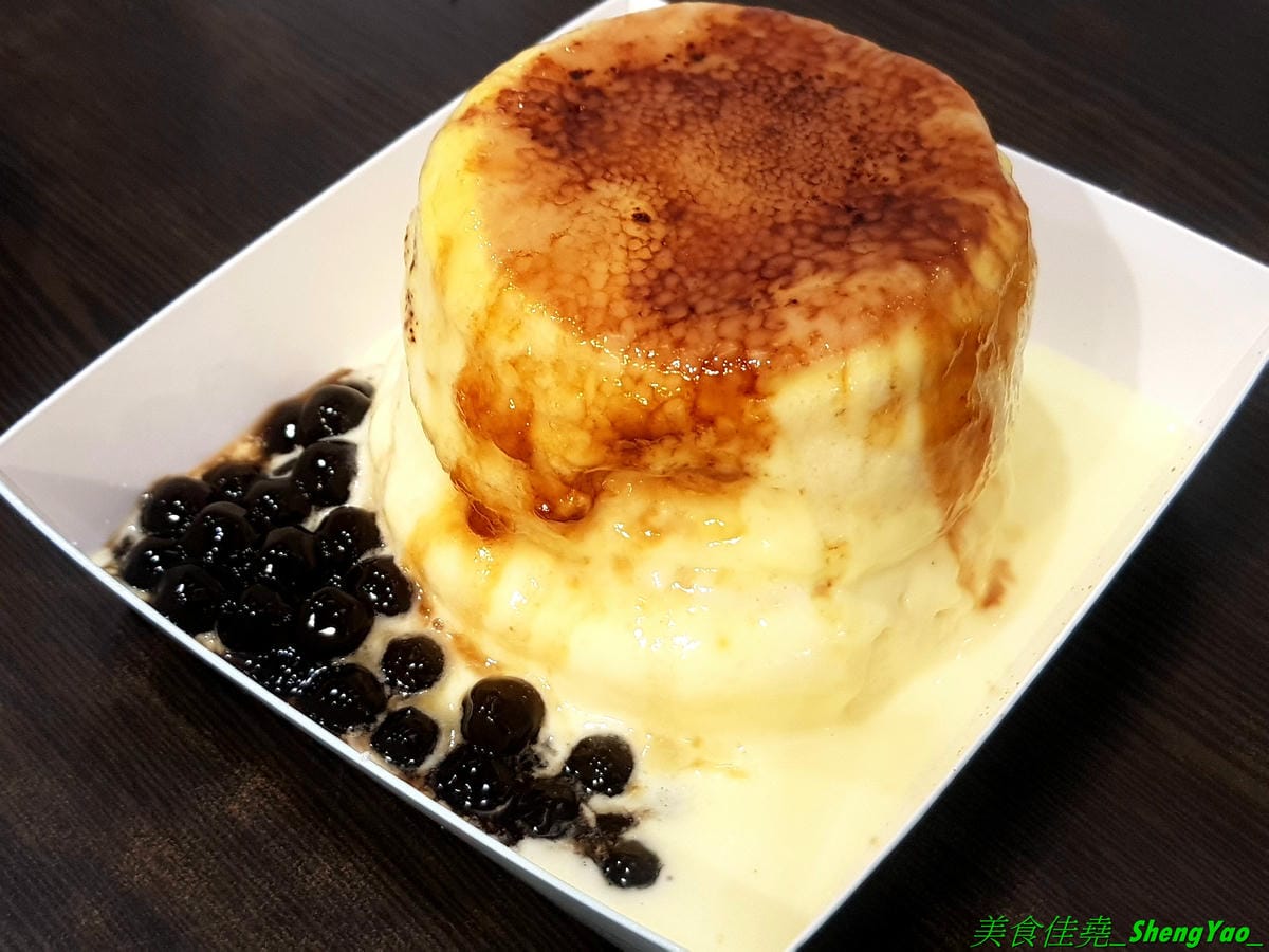 [台中龍井]MAGMA美格瑪半熟起司專賣 東海店 – 來自台南的知名甜點店,日本超夯熔岩起司塔在東海商圈也吃得到,另外店家還有賣王子神谷的舒芙蕾厚鬆餅,想吃他們家鬆餅不用特地到市區,東海商圈