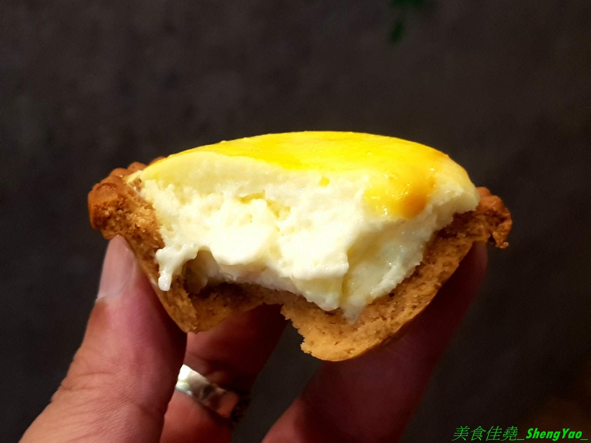 [台中龍井]MAGMA美格瑪半熟起司專賣 東海店 – 來自台南的知名甜點店,日本超夯熔岩起司塔在東海商圈也吃得到,另外店家還有賣王子神谷的舒芙蕾厚鬆餅,想吃他們家鬆餅不用特地到市區,東海商圈
