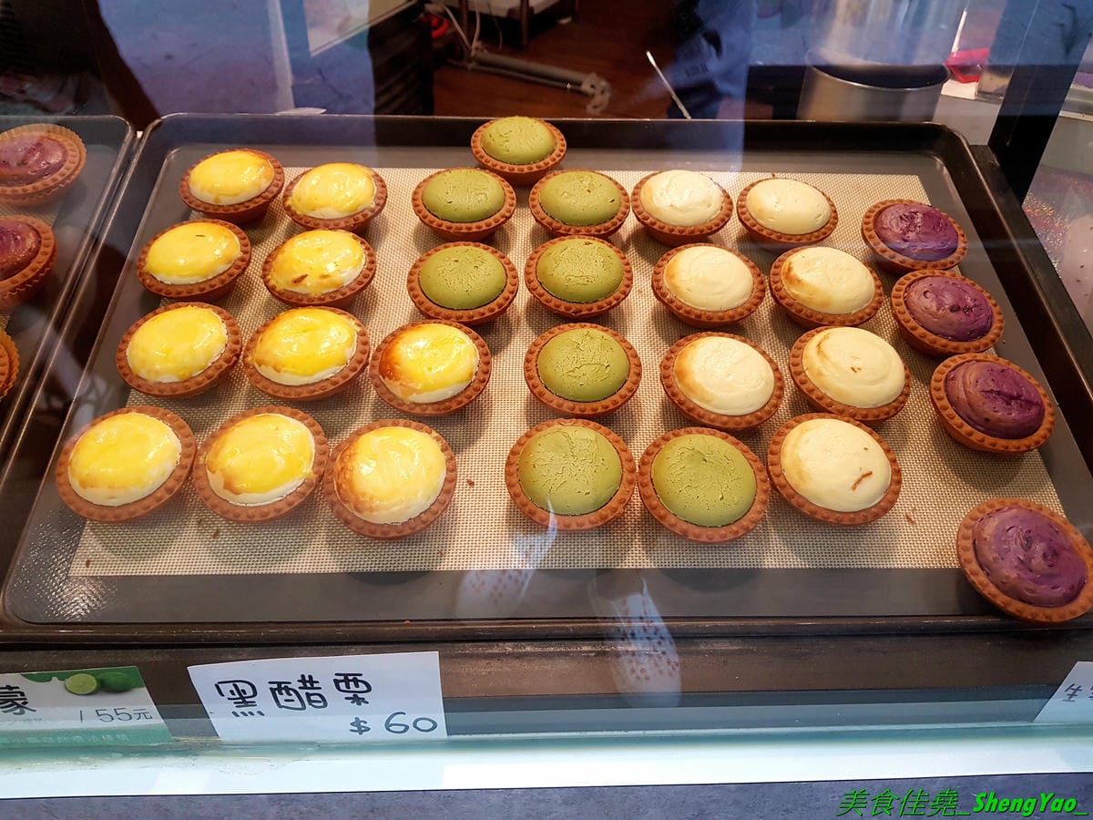 [台中龍井]MAGMA美格瑪半熟起司專賣 東海店 – 來自台南的知名甜點店,日本超夯熔岩起司塔在東海商圈也吃得到,另外店家還有賣王子神谷的舒芙蕾厚鬆餅,想吃他們家鬆餅不用特地到市區,東海商圈