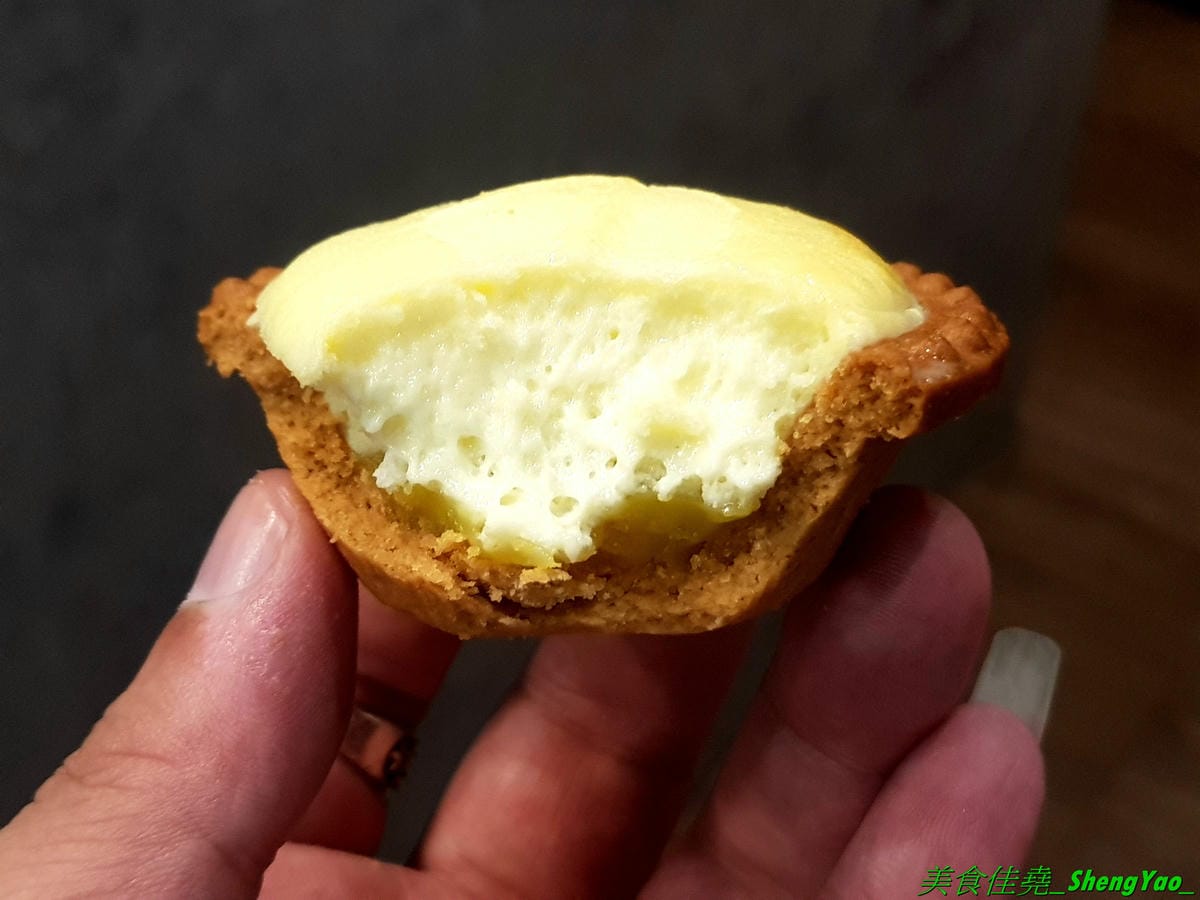 [台中龍井]MAGMA美格瑪半熟起司專賣 東海店 – 來自台南的知名甜點店,日本超夯熔岩起司塔在東海商圈也吃得到,另外店家還有賣王子神谷的舒芙蕾厚鬆餅,想吃他們家鬆餅不用特地到市區,東海商圈
