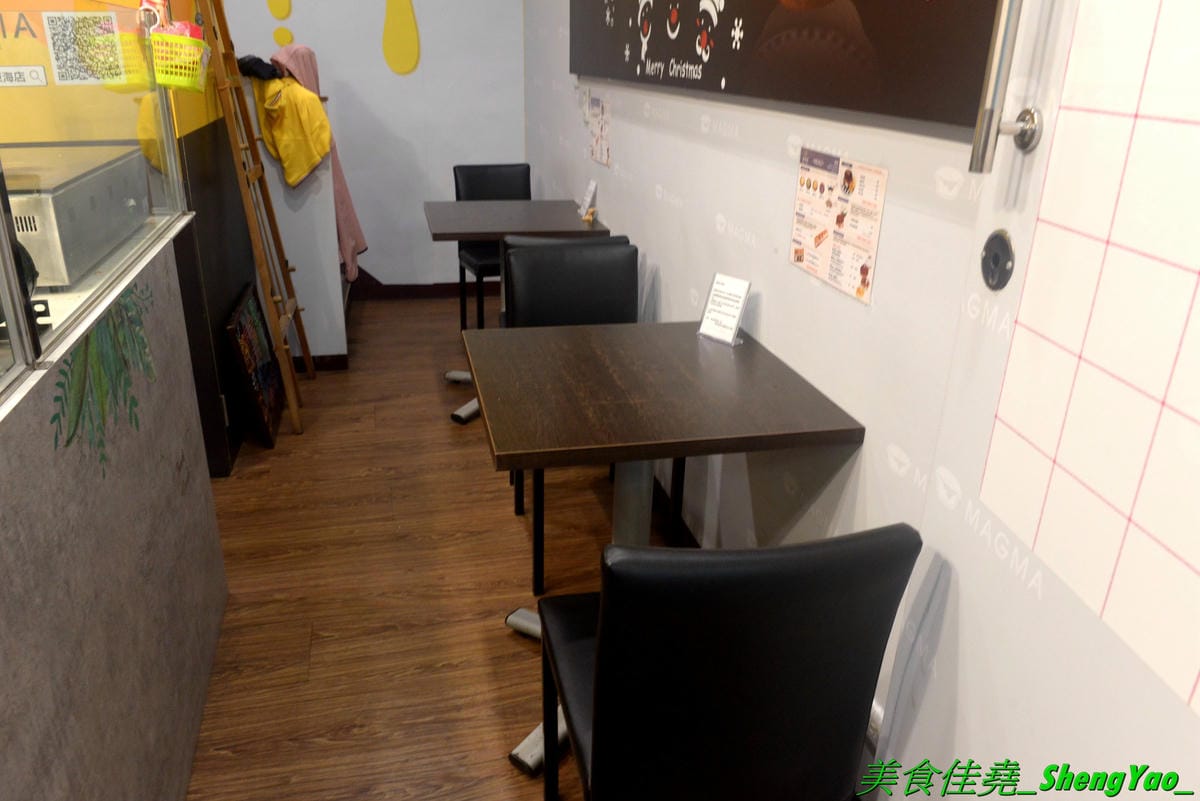 [台中龍井]MAGMA美格瑪半熟起司專賣 東海店 – 來自台南的知名甜點店,日本超夯熔岩起司塔在東海商圈也吃得到,另外店家還有賣王子神谷的舒芙蕾厚鬆餅,想吃他們家鬆餅不用特地到市區,東海商圈