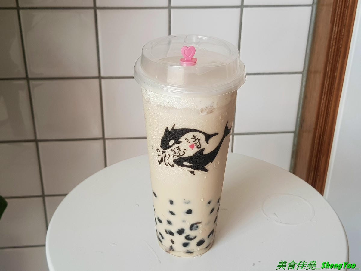 [台中北屯]派瑟詩 – 台中新開的自創品牌手搖飲料店,小清新網美風,側邊還有網美拍照區,飲品大推果汁,少見多種類的綜合果汁,好喝又健康,闆娘美美的好親切。