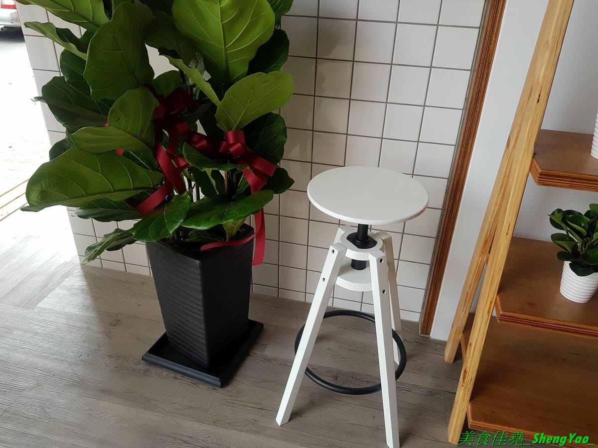 [台中北屯]派瑟詩 – 台中新開的自創品牌手搖飲料店,小清新網美風,側邊還有網美拍照區,飲品大推果汁,少見多種類的綜合果汁,好喝又健康,闆娘美美的好親切。