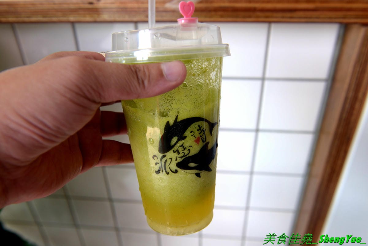 [台中北屯]派瑟詩 – 台中新開的自創品牌手搖飲料店,小清新網美風,側邊還有網美拍照區,飲品大推果汁,少見多種類的綜合果汁,好喝又健康,闆娘美美的好親切。
