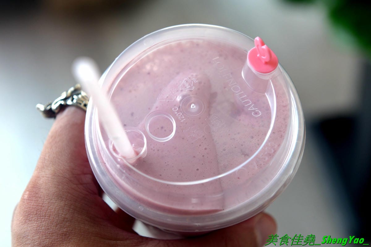 [台中北屯]派瑟詩 – 台中新開的自創品牌手搖飲料店,小清新網美風,側邊還有網美拍照區,飲品大推果汁,少見多種類的綜合果汁,好喝又健康,闆娘美美的好親切。
