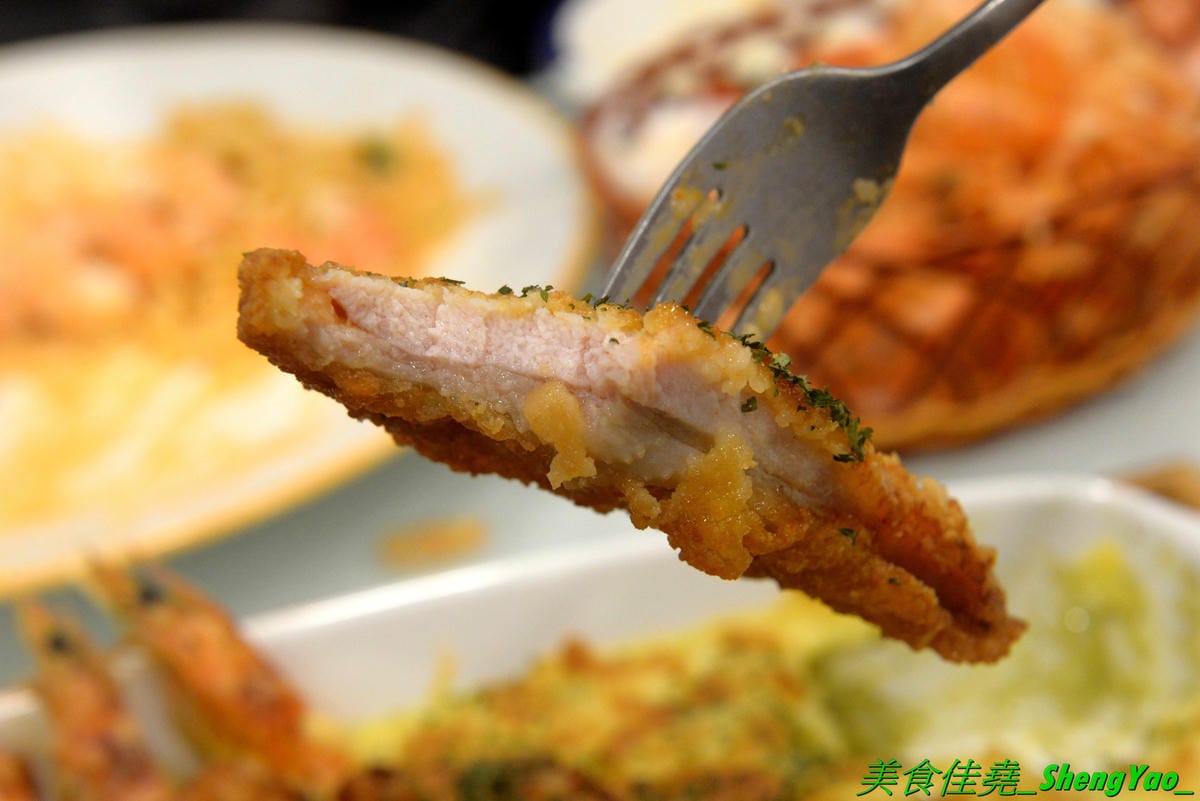 [台中清水]喵匠義式麵坊 清水店2019 – 海線清水聚餐餐廳,以貓咪為主題的可愛風裝潢,餐點種類選擇多,平價大份量,內用飲料無限暢飲,新推出的椰香綠咖哩口味系列和雙人焗烤海陸派對都很有特色