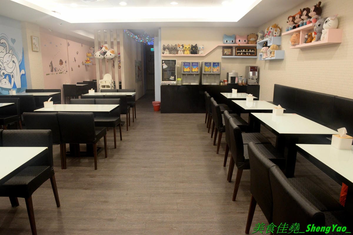 [台中清水]喵匠義式麵坊 清水店2019 – 海線清水聚餐餐廳,以貓咪為主題的可愛風裝潢,餐點種類選擇多,平價大份量,內用飲料無限暢飲,新推出的椰香綠咖哩口味系列和雙人焗烤海陸派對都很有特色