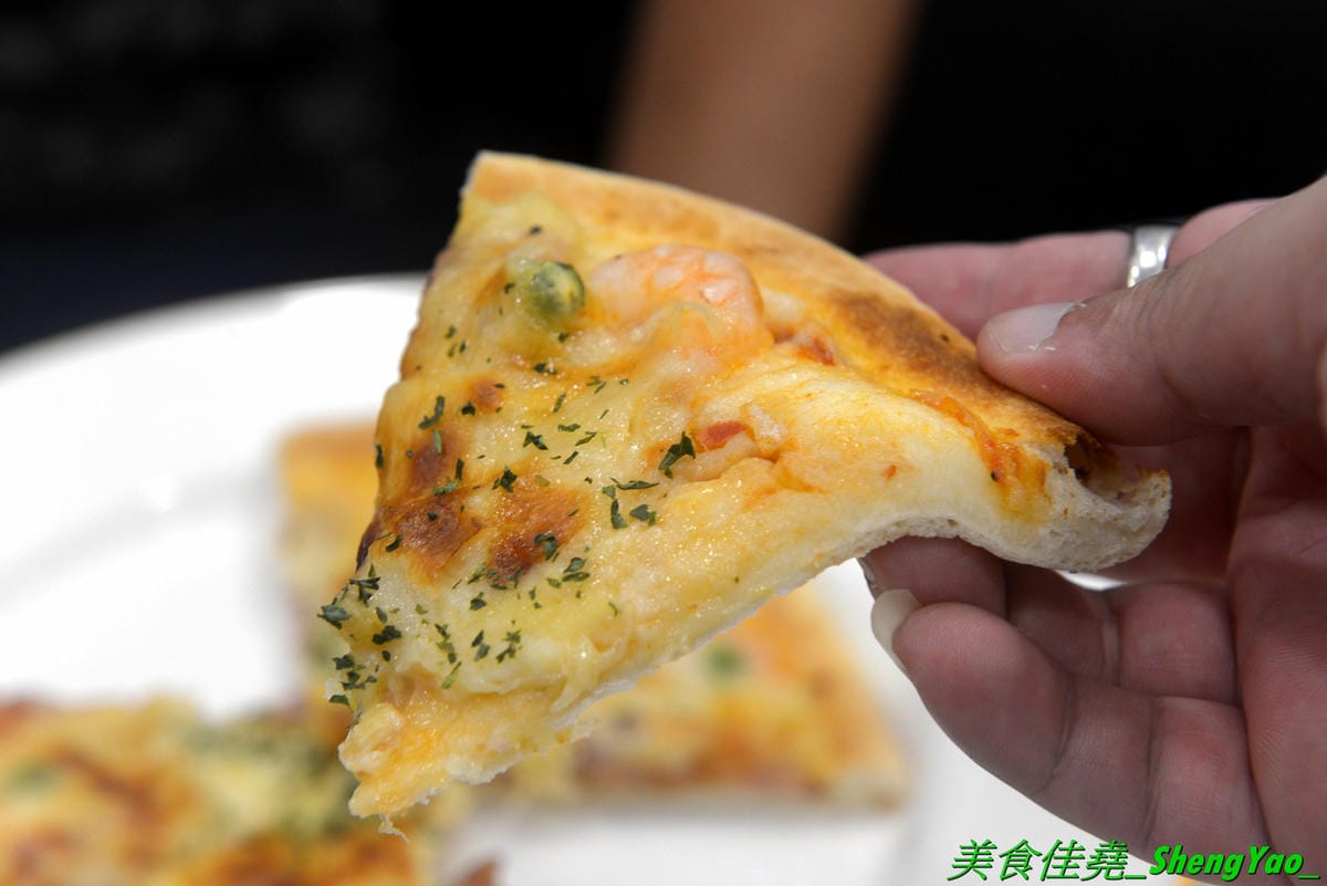 [台中清水]喵匠義式麵坊 清水店2019 – 海線清水聚餐餐廳,以貓咪為主題的可愛風裝潢,餐點種類選擇多,平價大份量,內用飲料無限暢飲,新推出的椰香綠咖哩口味系列和雙人焗烤海陸派對都很有特色