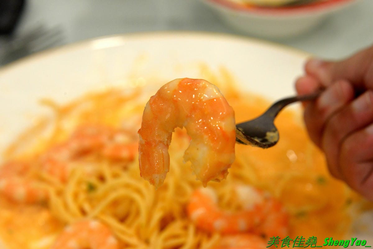 [台中清水]喵匠義式麵坊 清水店2019 – 海線清水聚餐餐廳,以貓咪為主題的可愛風裝潢,餐點種類選擇多,平價大份量,內用飲料無限暢飲,新推出的椰香綠咖哩口味系列和雙人焗烤海陸派對都很有特色